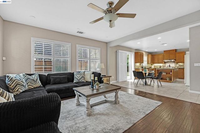 1869 Tarragon Dr, Brentwood, CA 94513