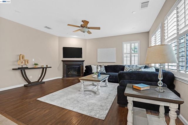 1869 Tarragon Dr, Brentwood, CA 94513