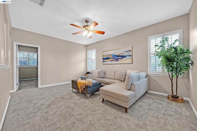 1869 Tarragon Dr, Brentwood, CA 94513