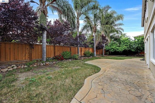1869 Tarragon Dr, Brentwood, CA 94513