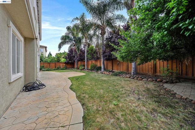 1869 Tarragon Dr, Brentwood, CA 94513