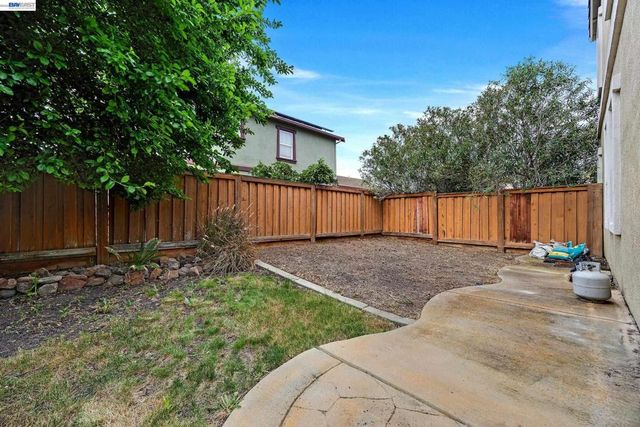 1869 Tarragon Dr, Brentwood, CA 94513