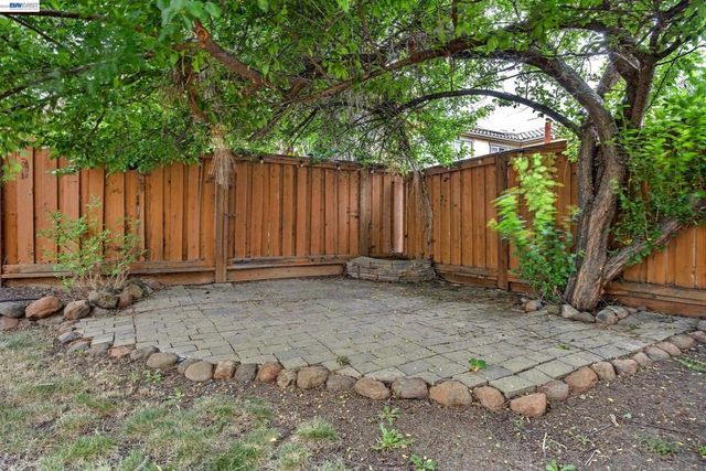 1869 Tarragon Dr, Brentwood, CA 94513