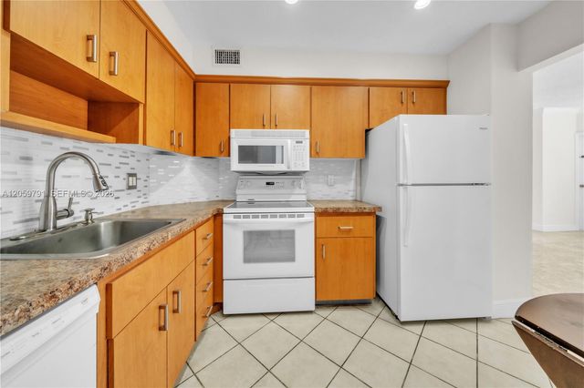 1985 S ocean dr 6p, Hallandale Beach, FL 33009