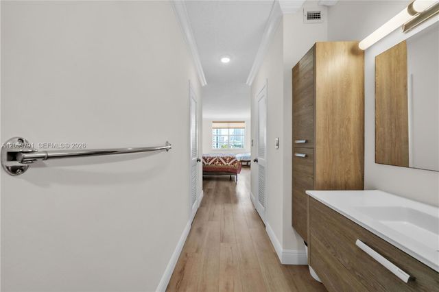 1985 S ocean dr 6p, Hallandale Beach, FL 33009