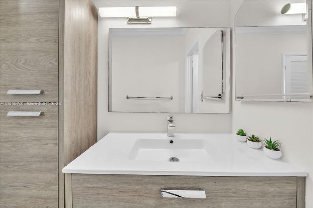 1985 S ocean dr 6p, Hallandale Beach, FL 33009