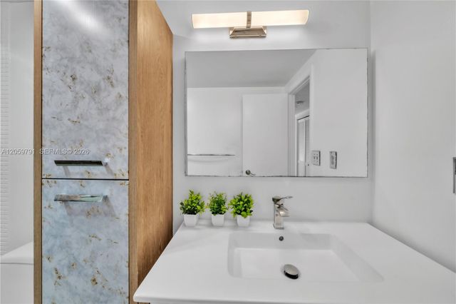 1985 S ocean dr 6p, Hallandale Beach, FL 33009