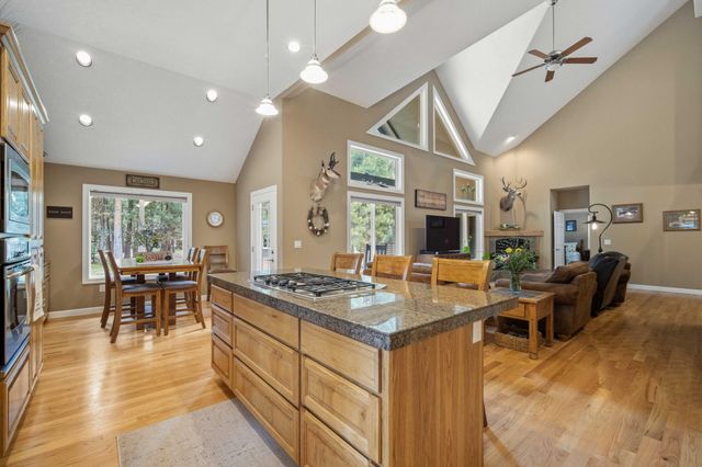 14234 Whitewater Loop, La Pine, OR 97739