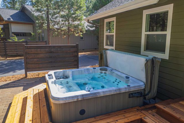 14234 Whitewater Loop, La Pine, OR 97739
