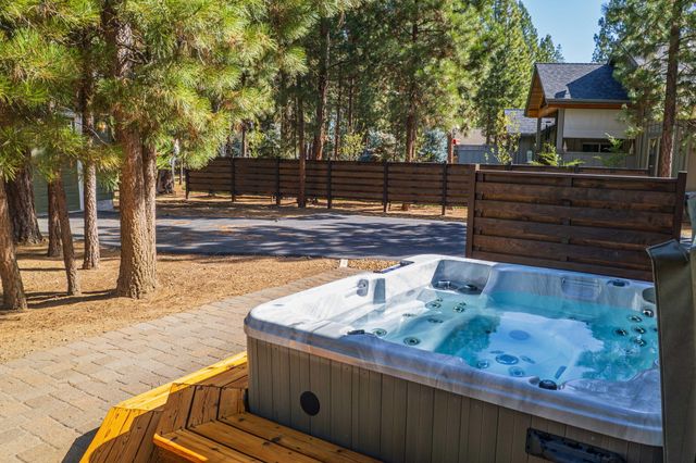 14234 Whitewater Loop, La Pine, OR 97739