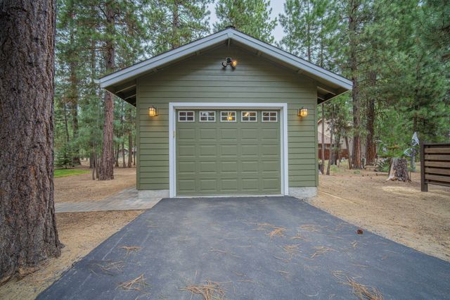 14234 Whitewater Loop, La Pine, OR 97739
