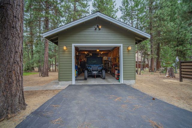 14234 Whitewater Loop, La Pine, OR 97739