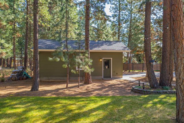 14234 Whitewater Loop, La Pine, OR 97739