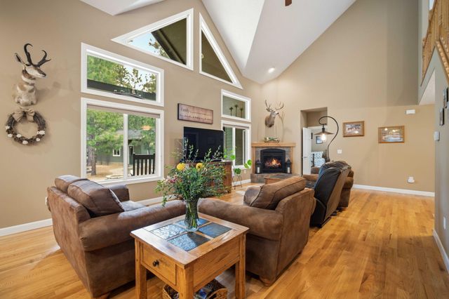 14234 Whitewater Loop, La Pine, OR 97739