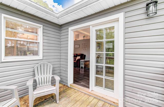 51 Alfson Circle, Hendersonville, NC 28792