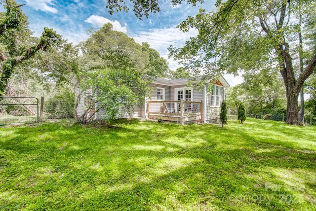 51 Alfson Circle, Hendersonville, NC 28792