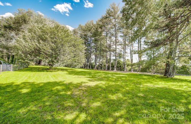 51 Alfson Circle, Hendersonville, NC 28792