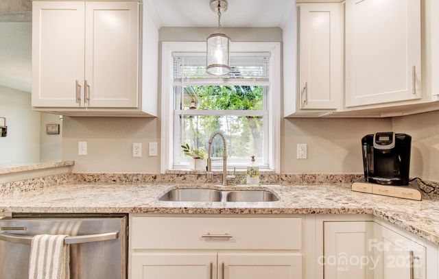 51 Alfson Circle, Hendersonville, NC 28792