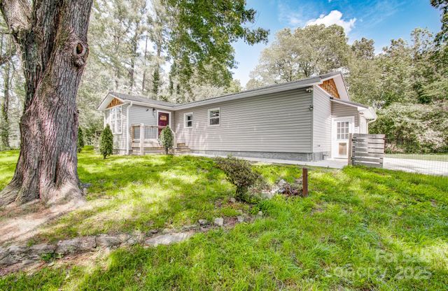 51 Alfson Circle, Hendersonville, NC 28792