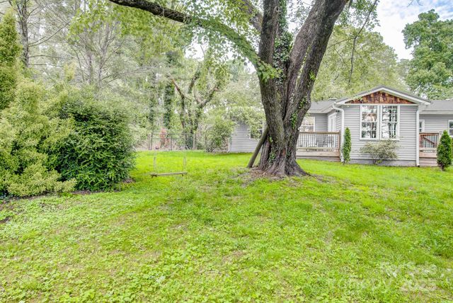 51 Alfson Circle, Hendersonville, NC 28792