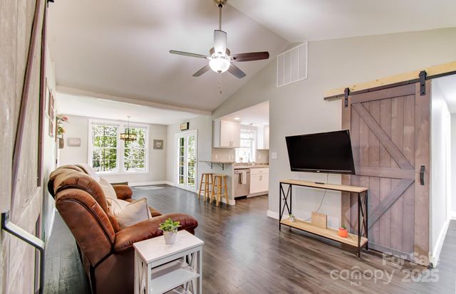 51 Alfson Circle, Hendersonville, NC 28792