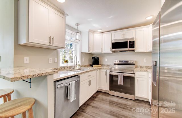51 Alfson Circle, Hendersonville, NC 28792