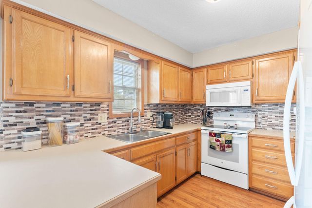 2604 S Lotus Street, Ozark, MO 65721