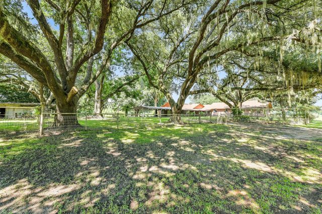 30 W Main Drive, Shepherd, TX 77371
