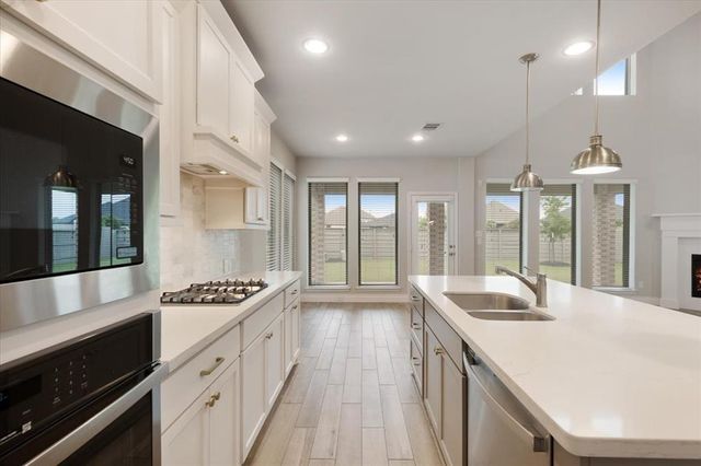 4718 Hickory Hill Lane, Manvel, TX 77578