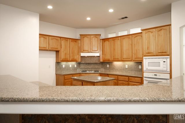 13417 Hinault Drive, Bakersfield, CA 93314