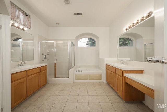 13417 Hinault Drive, Bakersfield, CA 93314