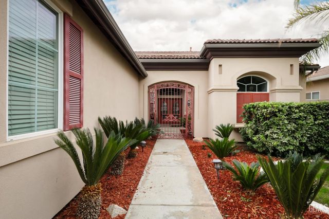 13417 Hinault Drive, Bakersfield, CA 93314