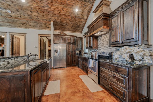 42 Leona Court, Scroggins, TX 75480