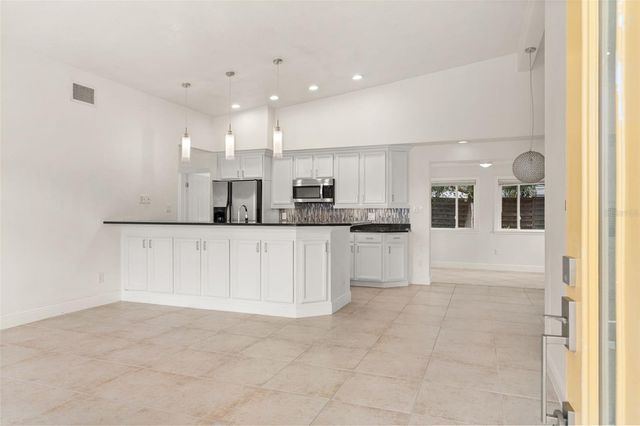 3317 BOUGAINVILLEA STREET, Sarasota, FL 34239