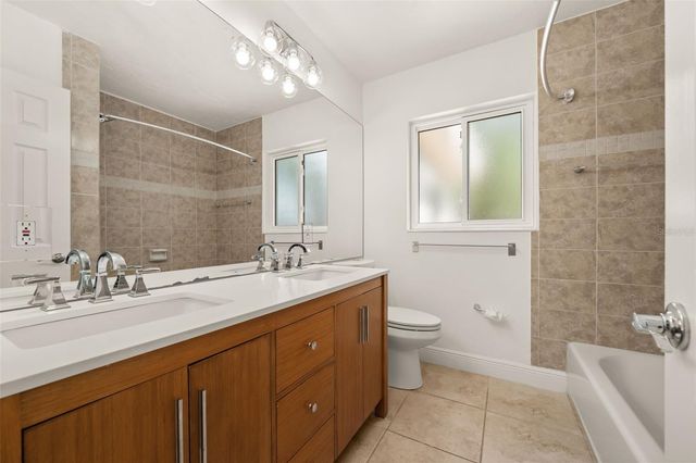 3317 BOUGAINVILLEA STREET, Sarasota, FL 34239