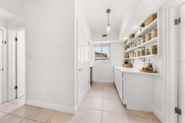 3317 BOUGAINVILLEA STREET, Sarasota, FL 34239