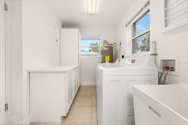 3317 BOUGAINVILLEA STREET, Sarasota, FL 34239