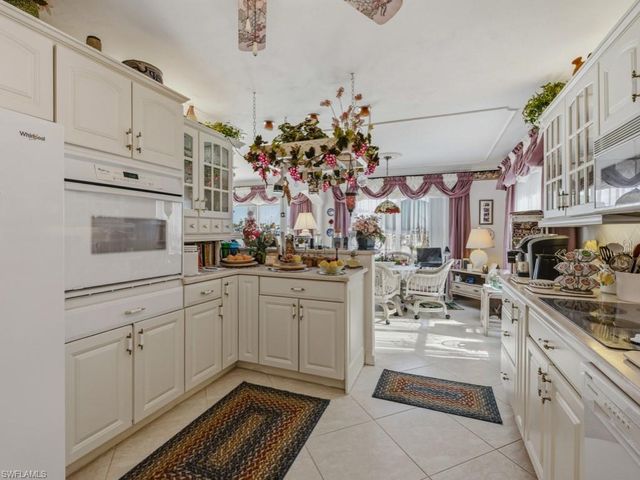 141 Pago Pago DR E, Naples, FL 34113