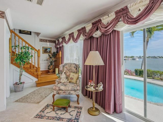 141 Pago Pago DR E, Naples, FL 34113