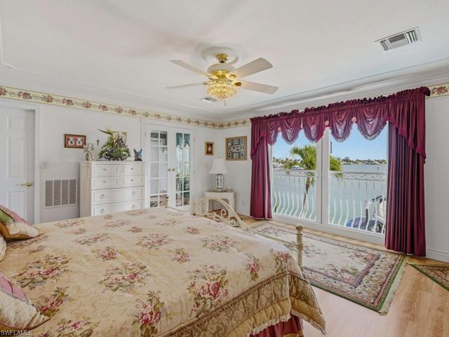 141 Pago Pago DR E, Naples, FL 34113