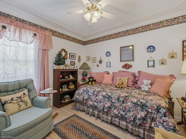 141 Pago Pago DR E, Naples, FL 34113