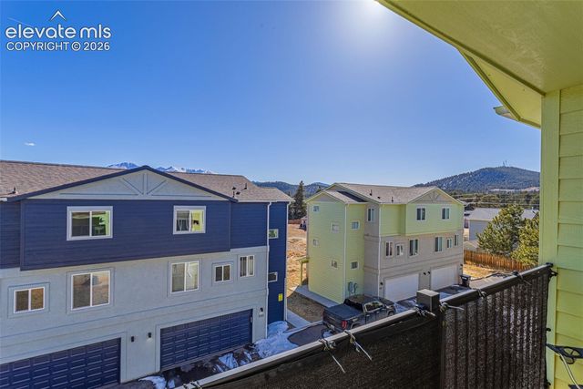 560 E Grace Avenue, Woodland Park, CO 80863