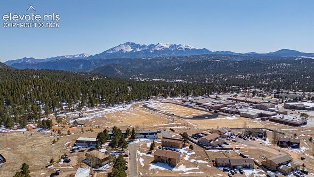560 E Grace Avenue, Woodland Park, CO 80863