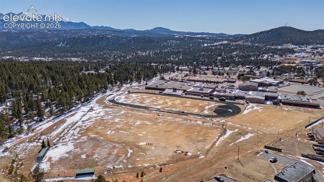 560 E Grace Avenue, Woodland Park, CO 80863