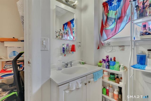 111 Madison Street, Waterbury, CT 06706