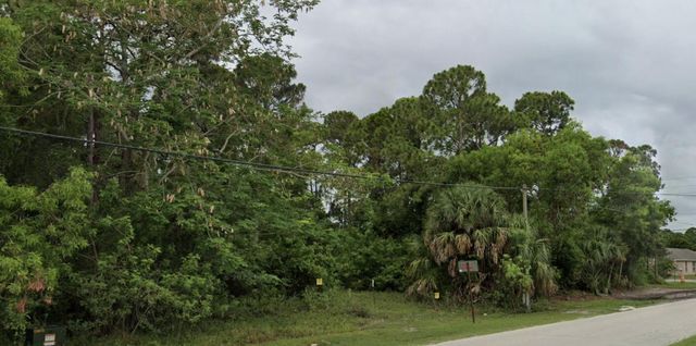 858 SE WALTERS Terrace, Port St. Lucie, Port St Lucie, FL 34983