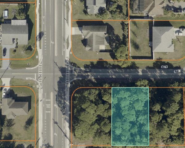 858 SE WALTERS Terrace, Port St. Lucie, Port St Lucie, FL 34983
