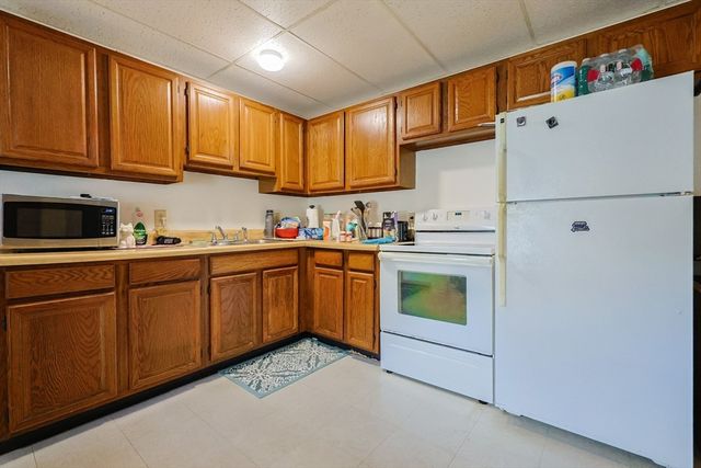 31-33 Leicester Street 2, Oxford, MA 01537