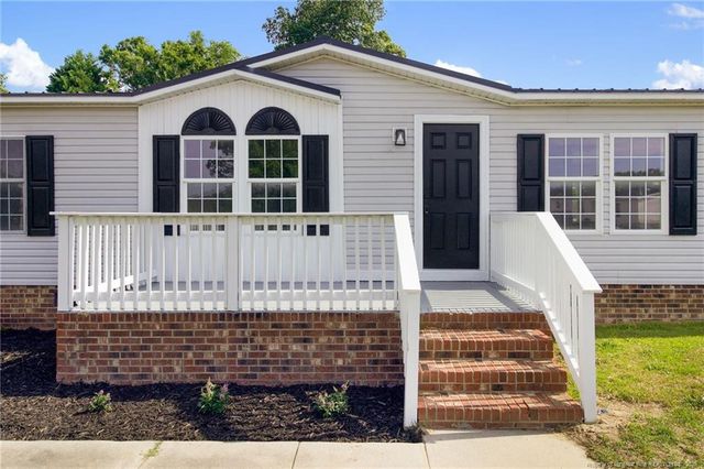 4133 Frontier Avenue, Fayetteville, NC 28312