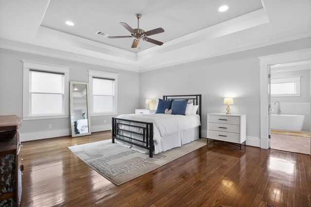 1111 Ashland Street, Houston, TX 77008